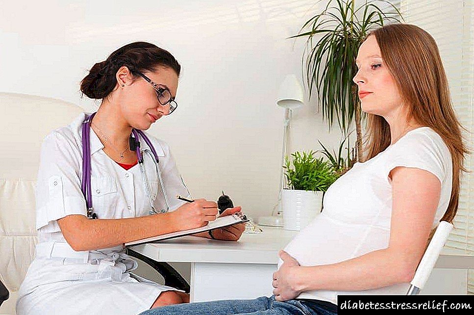 Wéi en Urin Test fir Aceton während der Schwangerschaft ze huelen a wat ze maachen wann den Taux eropgeet?
