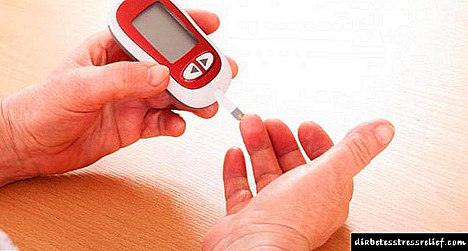 Angiopatia diabetikoa: arrazoiak, sintomak, gaixotasunaren faseak, tratamendua