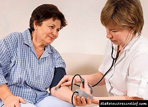 Hipertensi systik terasing ing wong tuwa lan enom: gejala lan perawatan