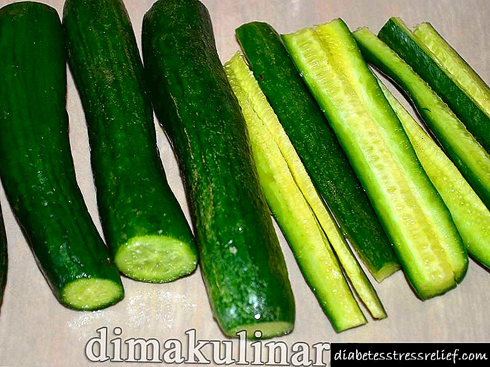 I-Pepper emnandi ne-Cucumber Isaladi
