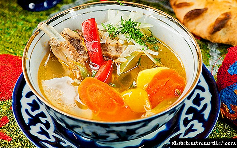 Sup ayam tebal Oriental ing kompor alon