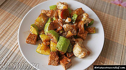 Tofu pẹlu zucchini ati ori ododo irugbin bi ẹfọ
