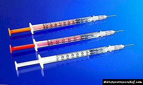 Cernui: Et antiquum habet insulin syringes