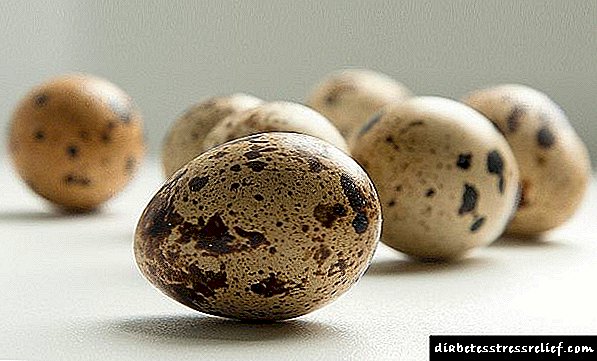 Kólesteról í kjúkling eggjum: magn í eggjarauða